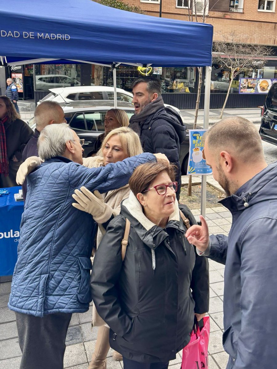 pparganda's tweet image. 🌞 Esta mañana hemos vuelto a estar en la calle con los vecinos para compartir con ellos sus inquietudes.

🧏‍♂️ Escuchar a todos para poder desarrollar nuestras políticas en la gestión municipal está en nuestros genes. 

Gracias a todos.