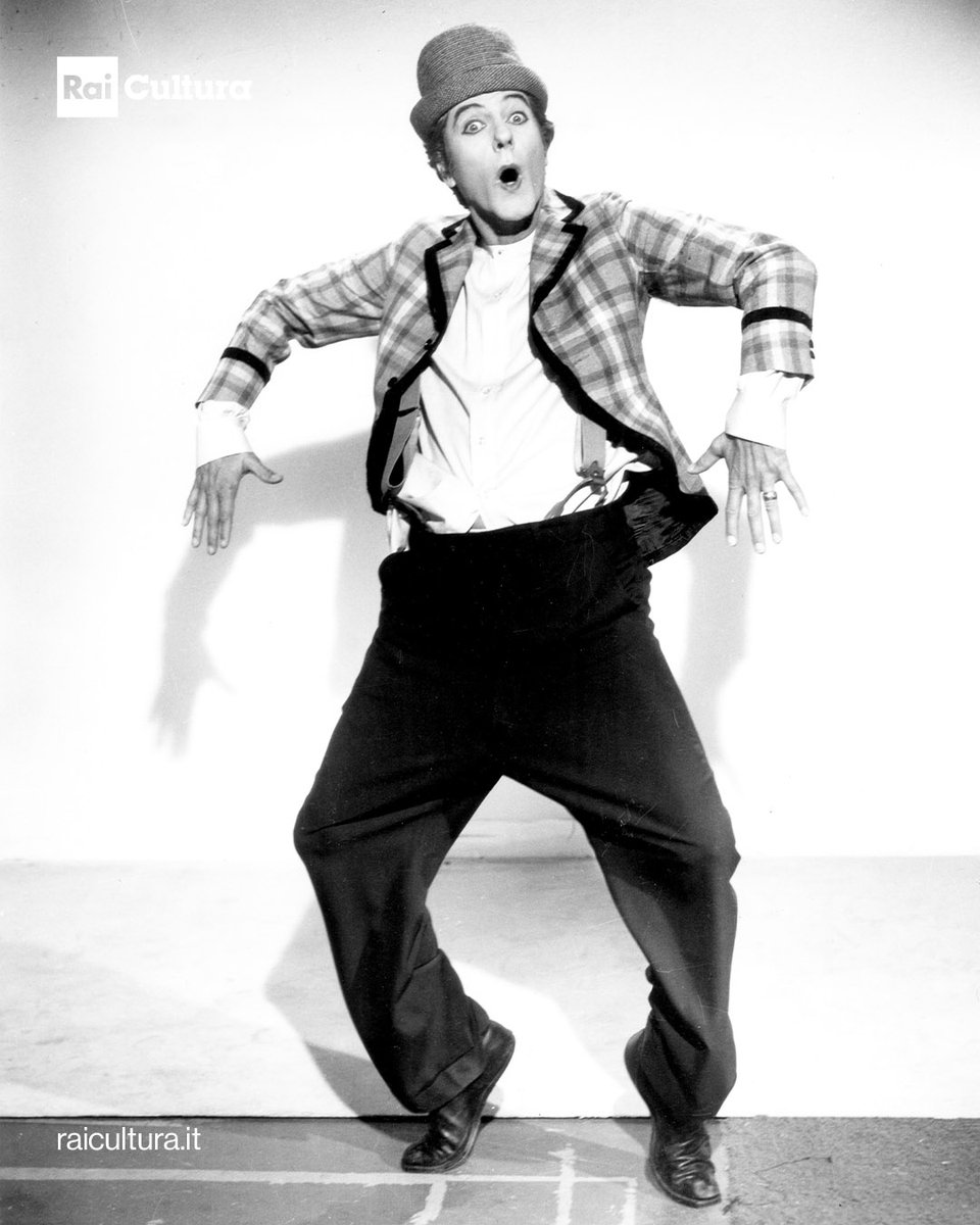 Oggi #13dicembre compie 100 anni lo spazzacamino di Mary Poppins. Vincitore del Golden Globe, del Tony e dell'Emmy: Dick Van Dyke è una vera leggenda di Hollywood. Una gallery con gli scatti più belli.