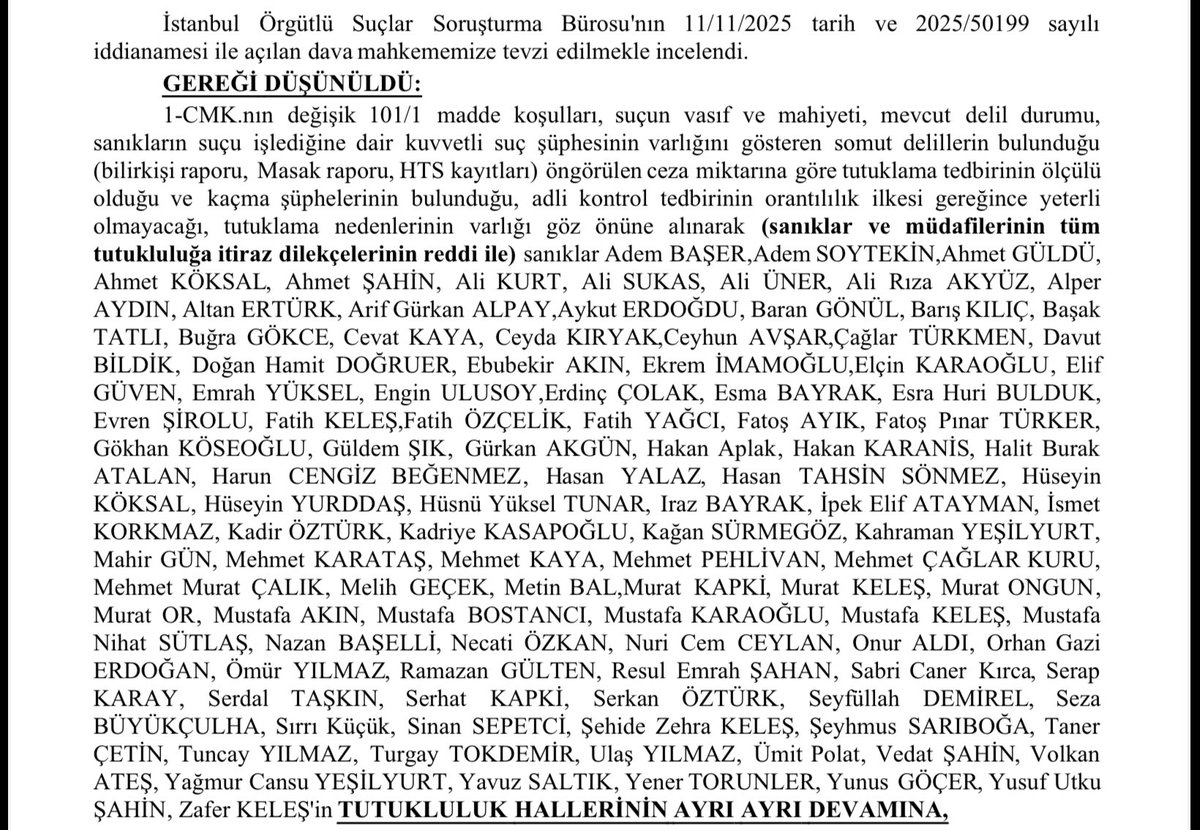 İBB Kumpas Davası’nda bugün tensip yapıldı. 
106 tutuklu var.
Ortalama 5 ila 9 aydır tutuklular.
Mahkeme davayı en hızlı 12,5 yılda tamamlayabileceği hedefi koymuş.
Buna rağmen tensiple bir kişiye dahi tahliye kararı vermedi.
106 kişinin tümü aşağıdaki matbu gerekçeyle tutsak!
Bu