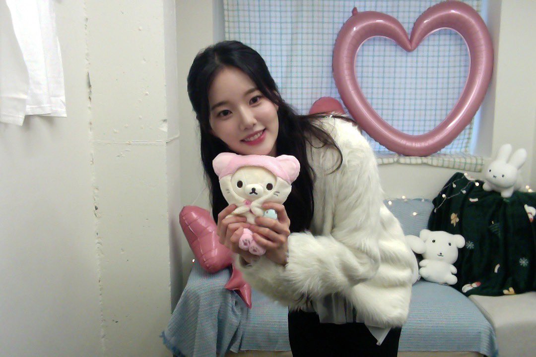 dltnwls_zbxm's tweet image. 포토부스 너무 예뻐서 깜짝 놀람.........///

#About_DDoo