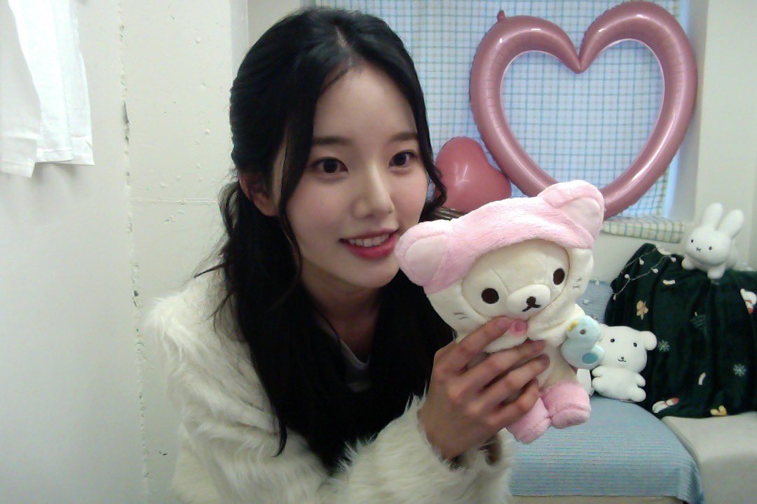 dltnwls_zbxm's tweet image. 포토부스 너무 예뻐서 깜짝 놀람.........///

#About_DDoo