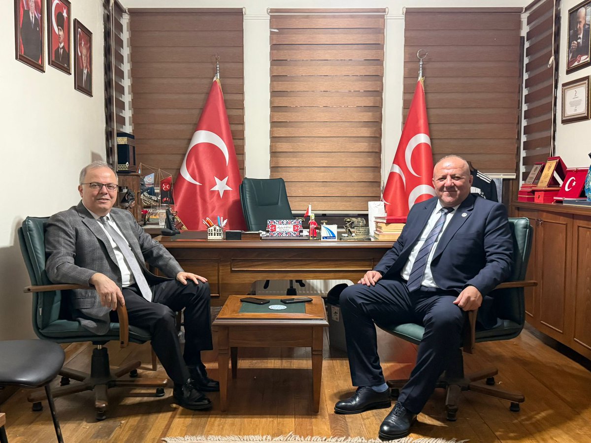 📍Eyüpsultan 

Eyüpsultan İlçe Başkanımız Sayın Aydın Yırtıcı’yı ziyaret ederek değerlendirmelerde bulunduk.