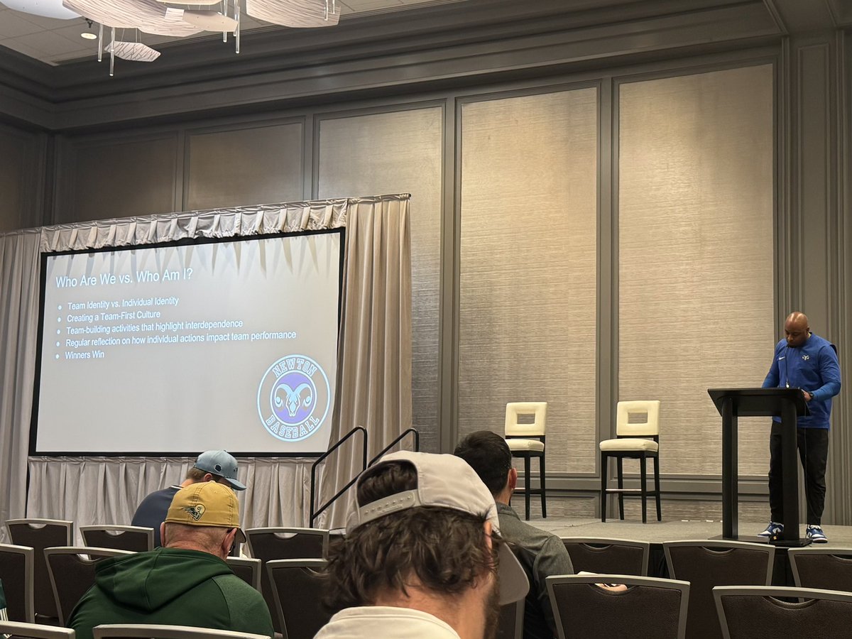 NewtonramsBase's tweet image. Coach Jordan at the Georgia Dugout Coaches Clinic sharing insight, passion, and a blueprint for building a winning program.