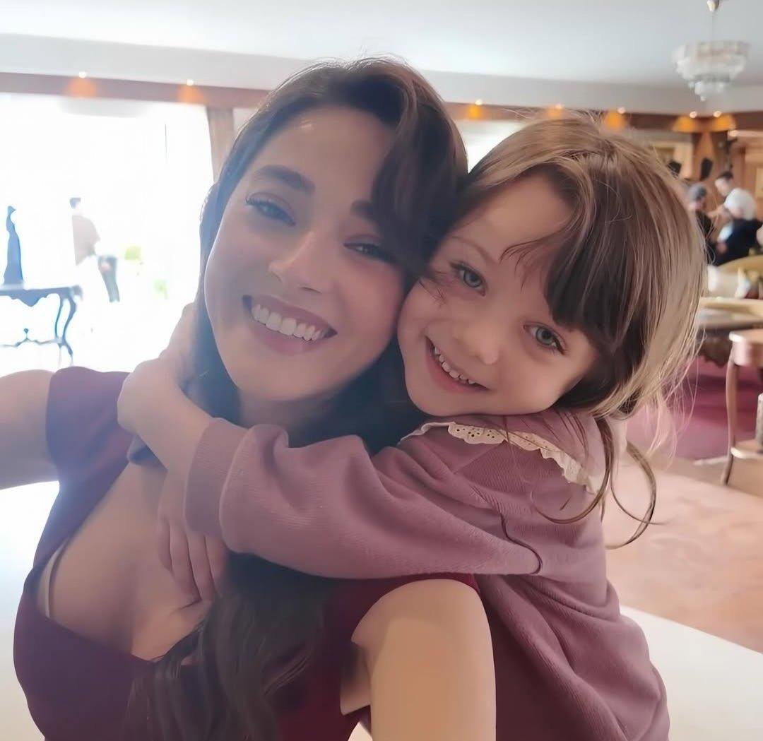 NijaMoro's tweet photo. Cuties 🧸🧸😘❤️
I miss you 🥹

#SimayBarlas #LeyDef 
#aynadakiyabancı https://t.co/9NQTGx4WRW