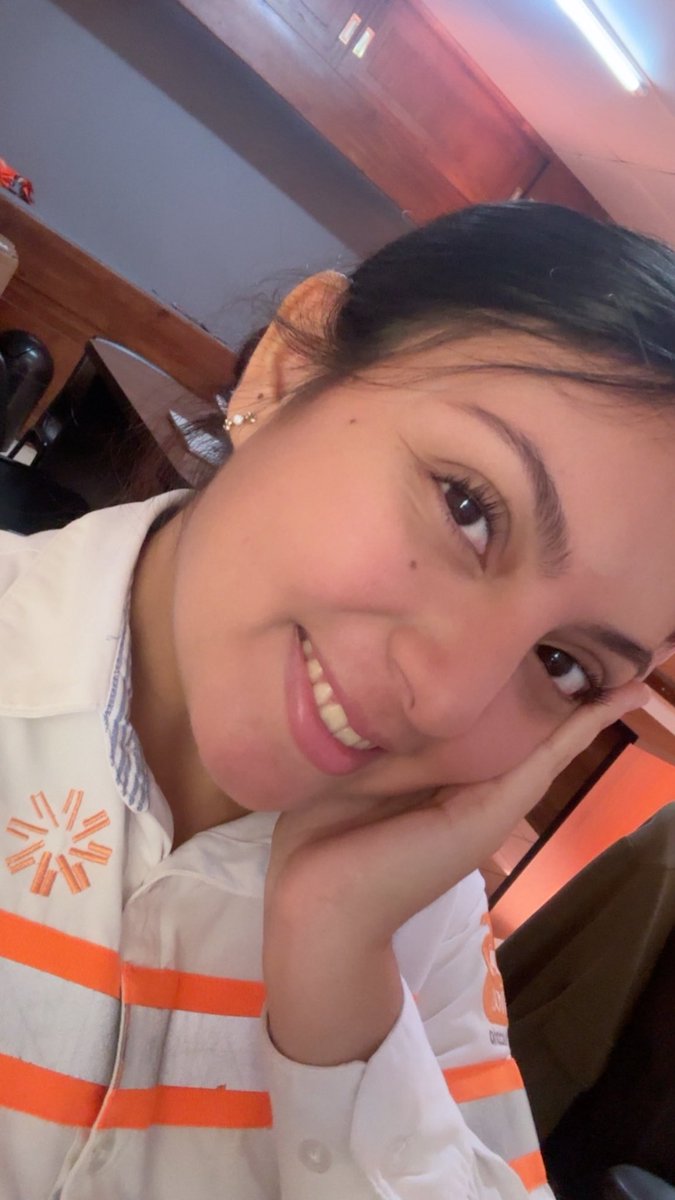 vale5_sal's tweet photo. Viernecito laboral ✨ https://t.co/MsfRqunO5t
