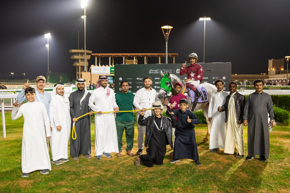 نتيجة الشوط الـ 7 الحفل ( 46 ) 

◻️الفائز : بن مو ازاز
◻️المالك : ابناء محمد بن هادي بن خيوط 
◻️المدرب : حمود الشويب
◻️الخيال : عبدالله الصاعدي 
◻️المسافة : 2000م

#نادي_سباقات_الخيل
#موسم_سباقات_الرياض