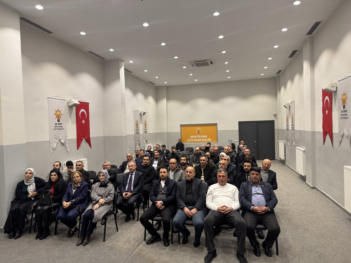 İlçe Yönetim Kurulu toplantımızı,İlçe Başkanımız Sn.İsmail Güler başkanlığında; Gaziantep Büyükşehir Belediyesi Başkan Vekili Sn. Feray Yılmaz ve Şehitkamil Belediyesi Başkan Vekili Sn.Hülya Kılıç’ın katılımlarıyla gerçekleştirdik. 

Rabbim toplantımızı hayırlara vesile kılsın 🤲🏻