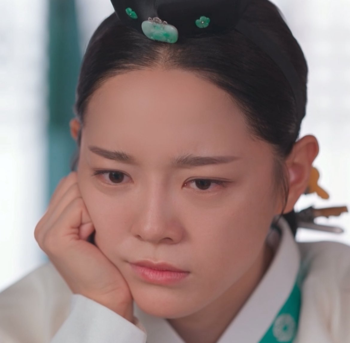 뽀용찰떡                                     윙크찰떡
언짢찰떡                                     심각찰떡