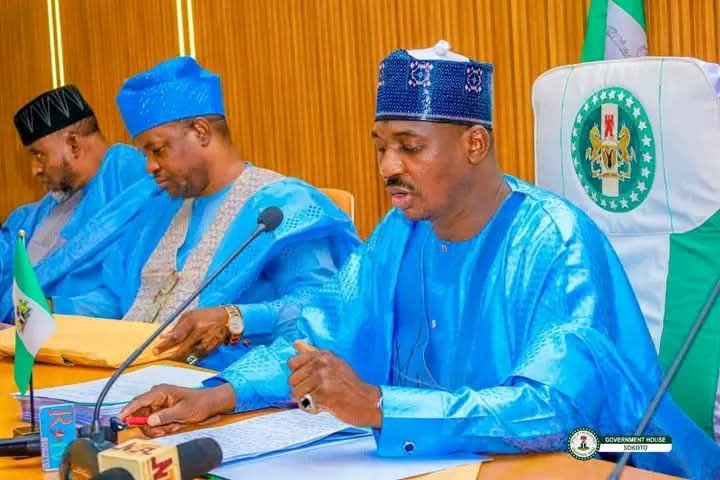 HBMayana_'s tweet image. SOKOTO STATE GOVERNMENT TO RECONSTRUCT BURNT CENTRAL MARKET

The Sokoto State Executive Council led by His Excellency Governor Ahmed Aliyu Sokoto (@Ahmedaliyuskt) FCNA, PhD, has approved the reconstruction and rehabilitation of the burnt sections of the Sokoto Central Market.…