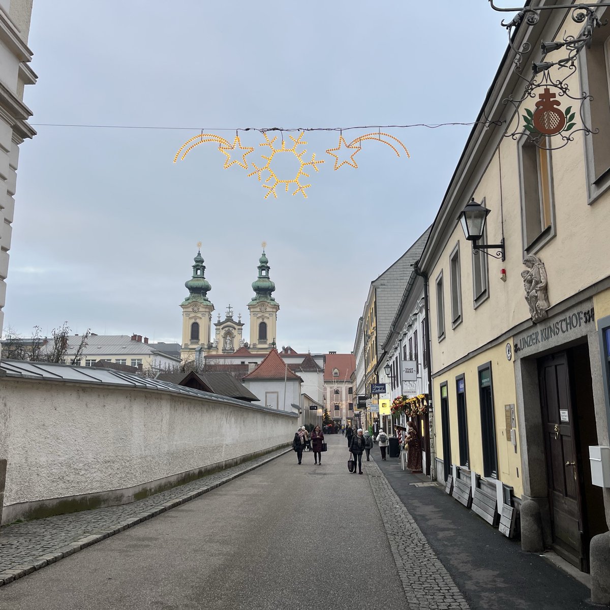 v1llagerBee's tweet photo. Walked 7.4 km through Linz https://t.co/9QFJ9vYC8G