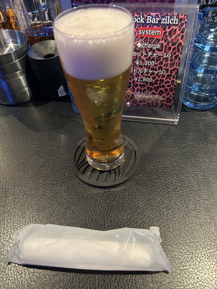 hideのバースデーなんでzilchに来ました 隣に世界を代表するメタル