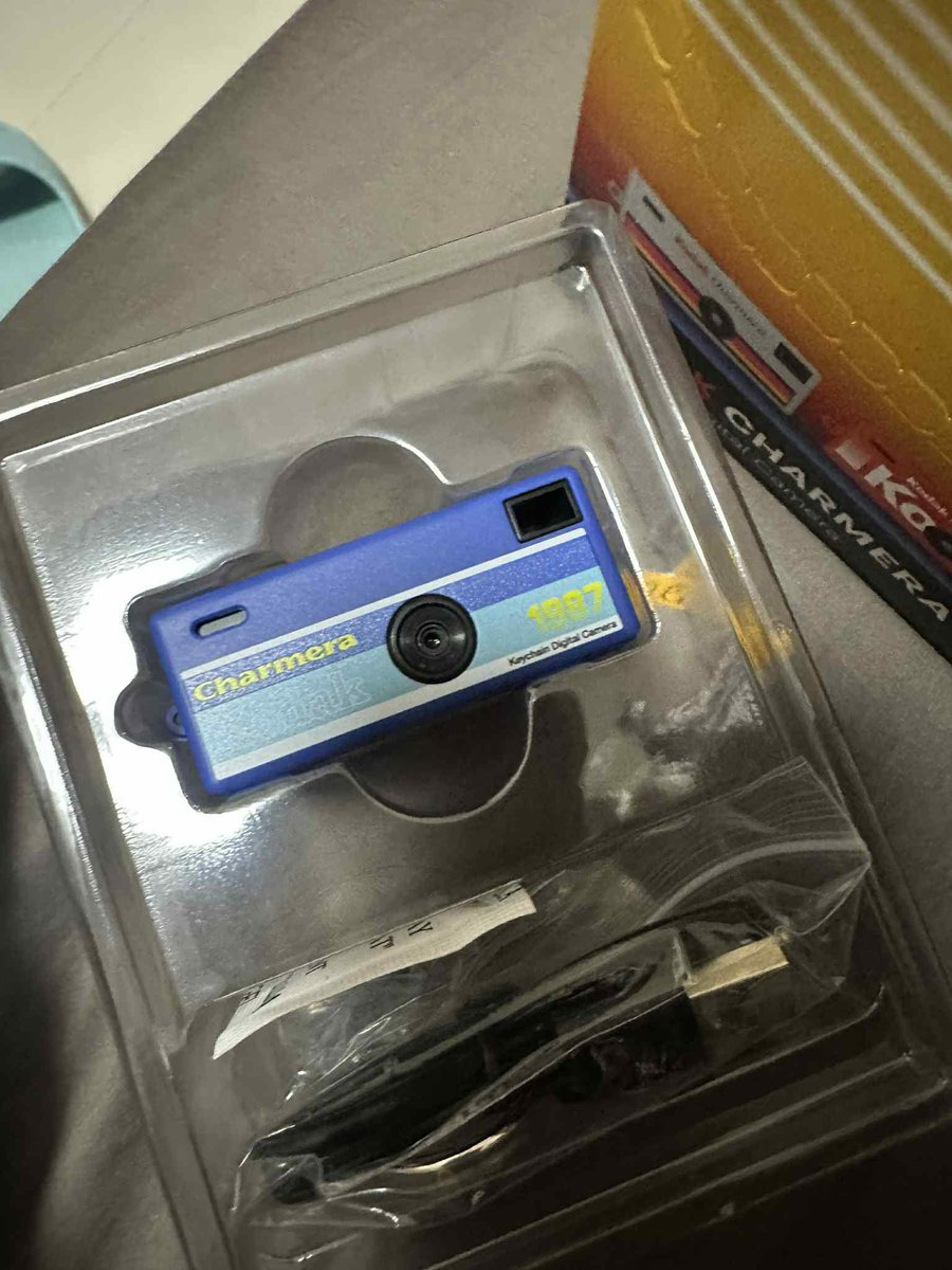 WTS LFB PH

Kodak Charmera 
• Brand New
• Sealed Blind Box
• No SD Card Included

Price: ₱2,700 (SRP)

Secured from Hong Kong ; 
ETA in PH (December 19, 2025)

✅8 Available
Can secure more if interested 
Will give discount if will get 1 Box Sealed