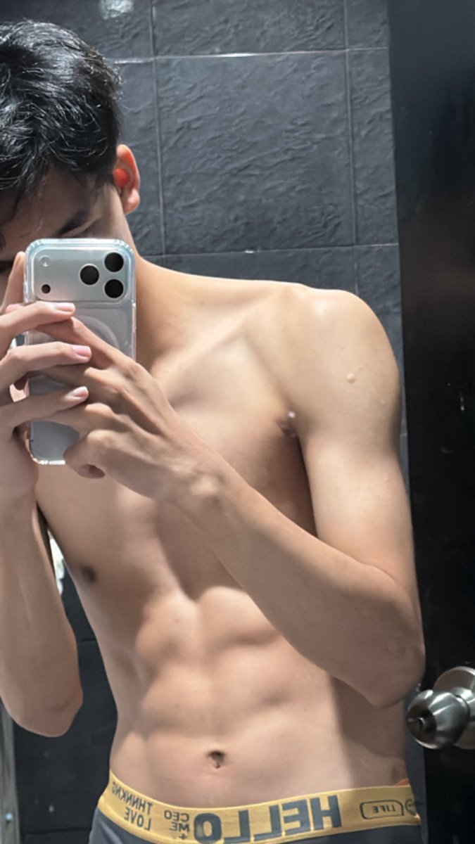 เบื่อการที่ต้องทำตัวเหมือนมีความสุขละ🥺