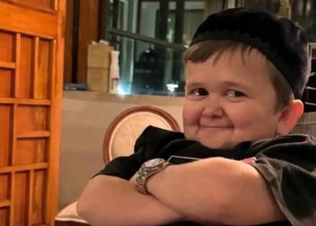 Giveaway alert for today don finally show. 

Only engage this tweet if you never win my giveaway before. 

Follow <a href="/Nuimbases/">Nuimbase</a> and drop receipts. Locking comment by 6pm sharp