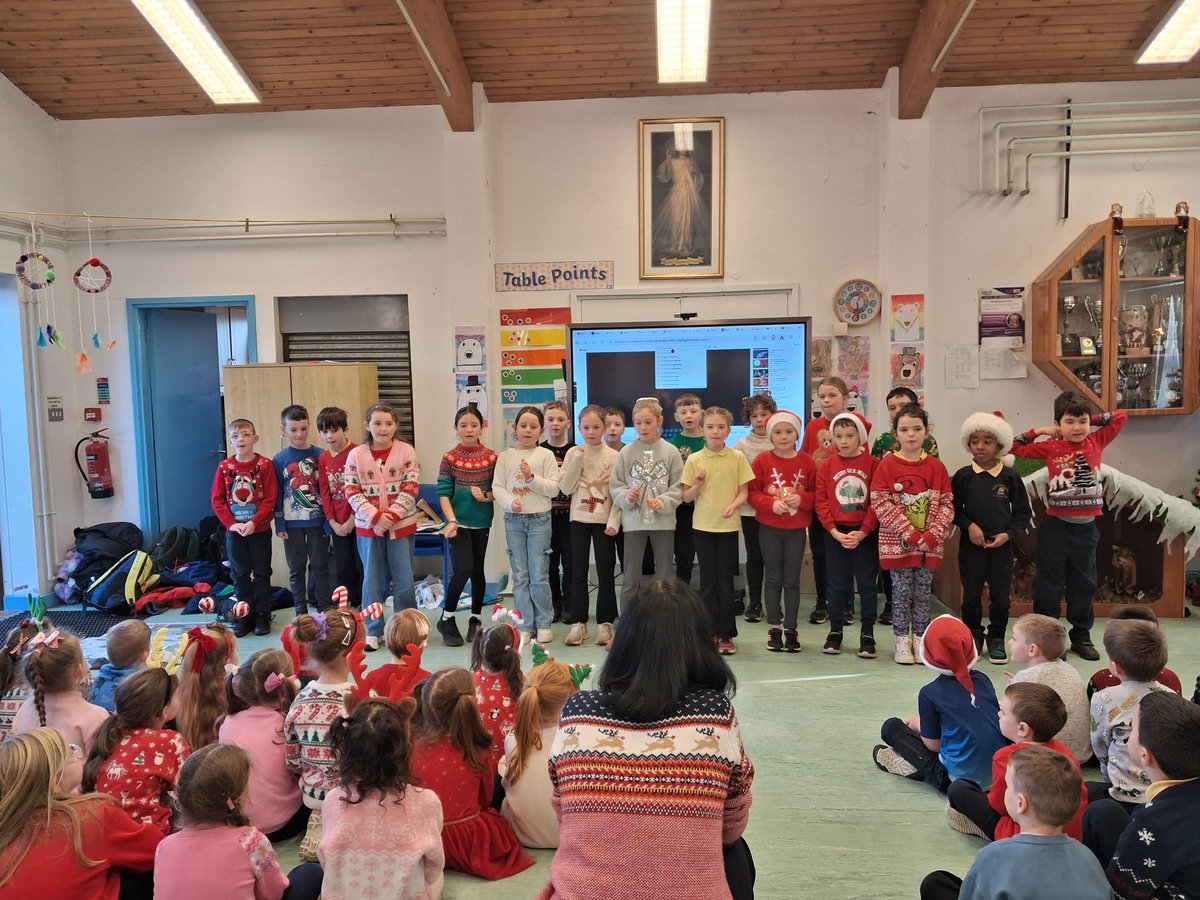 A few snaps from our amazing Christmas concert today at <a href="/scoilcc86/">Scoil Cholmcille</a>.  It's beginning to feel a lot like Christmas!