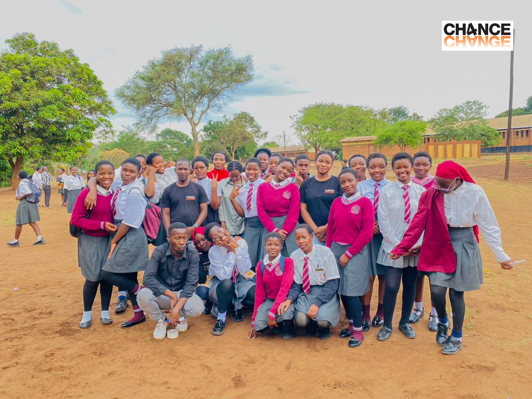 C4CMalawi's tweet photo. The Pioneers of Change (PoC) held an exciting interaction on experiential learning and life planning with girls from First Class Academy. Session centred on the significance of setting clear personal goals and priorities as valuable skills to help them achieve their aspirations. https://t.co/i9gO9ECj2R