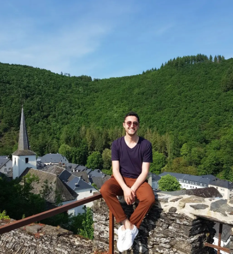 Nigar2002290730's tweet image. Today's the 2nd time that Igbal, falsely convicted and persecuted for his contributions to Talysh studies, is spending his birthday in prison, far from family, friends, loved ones, far from his beloved academic environment, in the cold, damp and gloomy four walls.#FreeIgbalAbilov