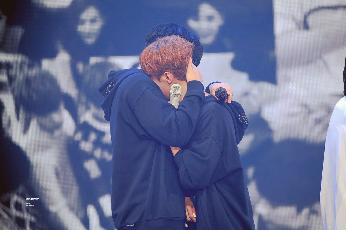 kyeomties's tweet photo. It's the way you can tell what hug is for comforting dokyeom and what hug is for comforting mingyu https://t.co/E3xbhUe9Bv