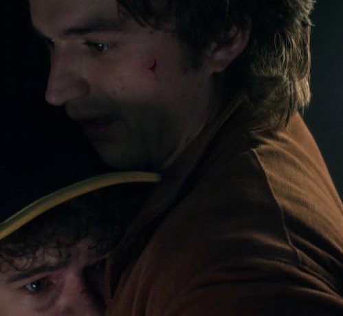 oh my god steve and robin PLEASE SURVIVE there are so many joint job opportunities still waiting for you out there... do NOT make unnecessary journeys. do NOT take risks on treacherous roads.