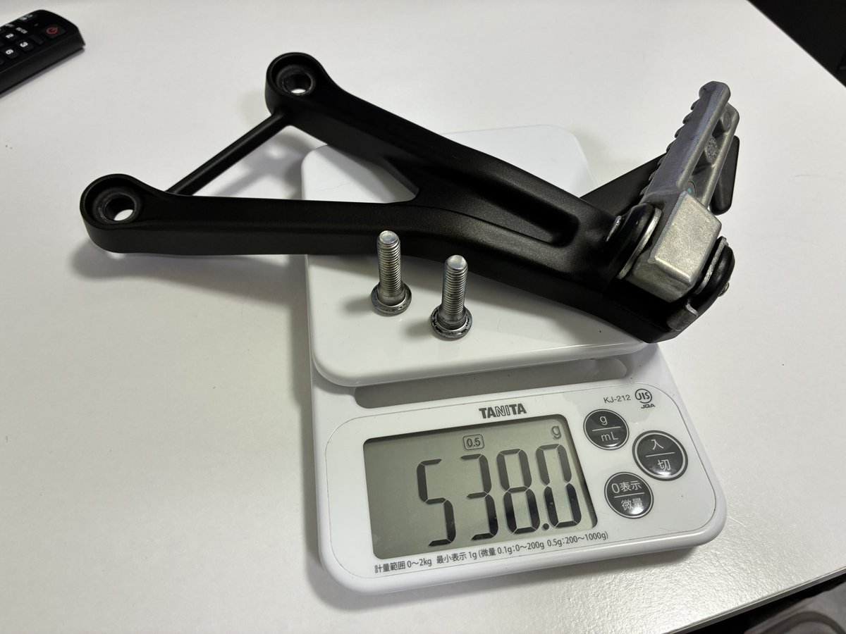 小物 k-j ZX-25Rのパーツを色々測ってメモしてる。 現在「不要なモノは取り外す