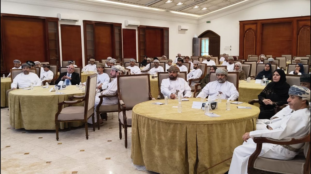 اللجنة الصحية بولاية عبري tweet media