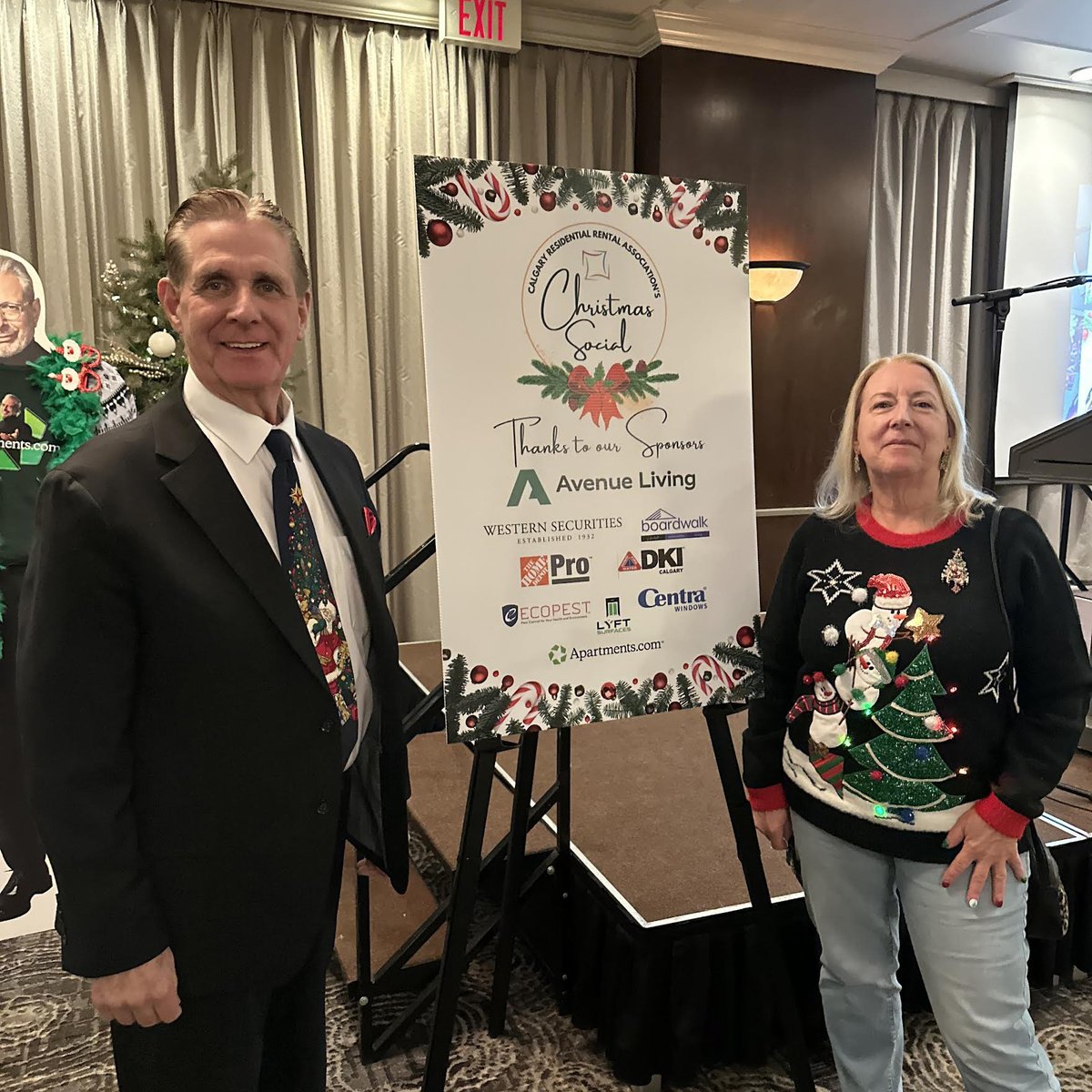 David Hopkyns of Affinity Credit Solutions and Kathleen Corkum of Westland Express attending the CRRA Christmas social in Calgary! 🎄