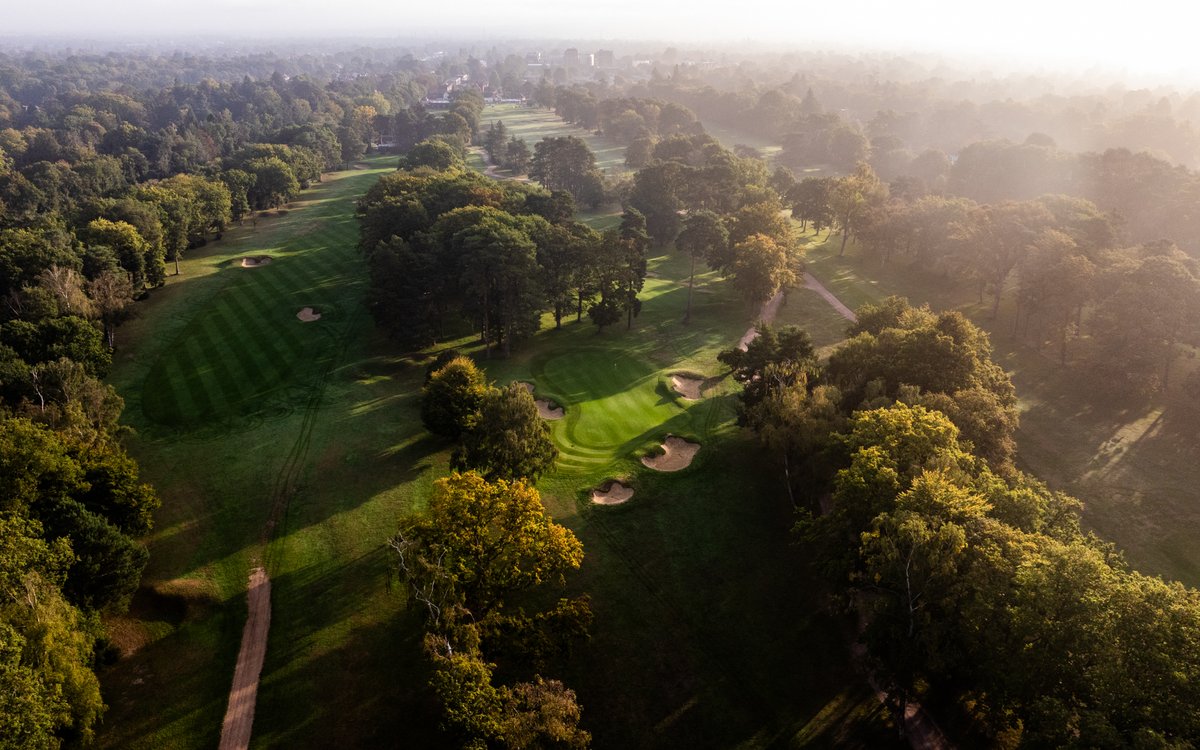 This autumn drone shot shows just how narrow the land Abercromby had to work with really is.

Yet through clever routing and subtle changes in direction, he made sure the course never feels cramped, nor repetitive – a masterclass in design on tight ground.