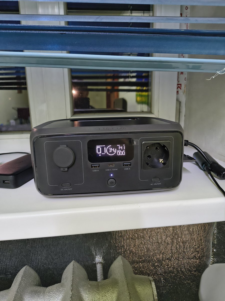 Хвастаюсь. Теперь и я немного энергонезависем. Цуцуть.