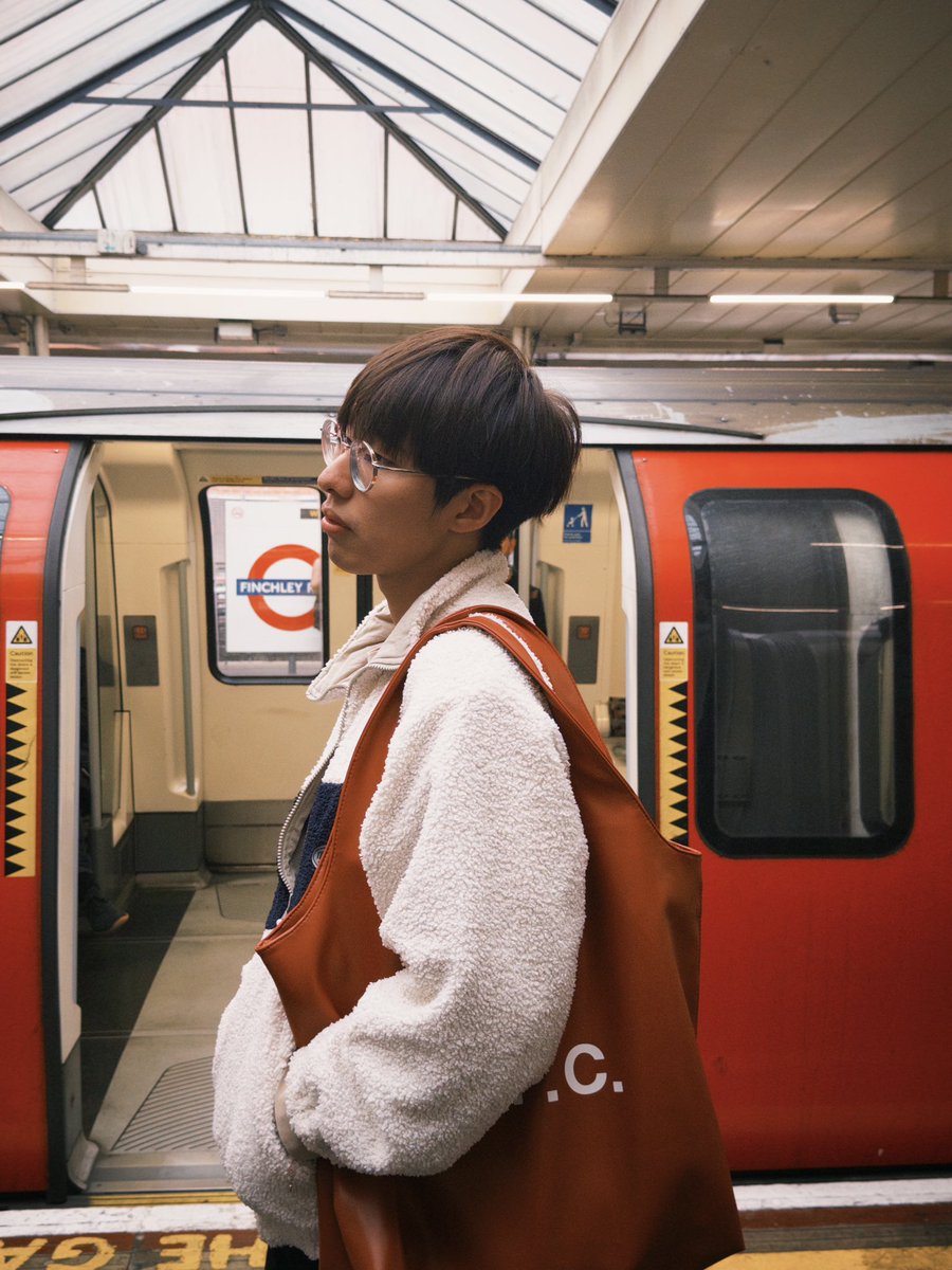 圖文不符
最近一直係到諗緊讀完應該點好
其實一開始我係想去澳洲的😹
但屋企人係英國可以jam屋唔使比錢先去
不過我覺得我應該唔會係英國長stay
dunno why我對uk冇咩留戀🙂‍↔️都係一個地方咁生活only（試過兩次is ok了
tbh有啲想讀完master後儲一陣就去澳洲讀博士
但係冇錢了…💔💔🥹🤣發下夢算~