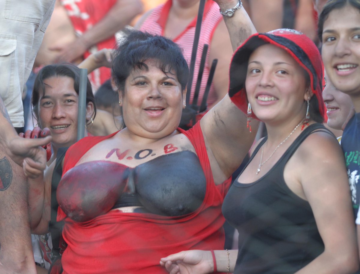 A 21 años del título del Apertura 2004 del Newell's del Tolo Gallego. Probablemente la imagen más out of context de ese día.
