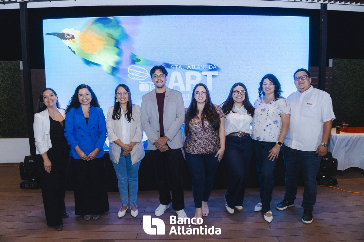 Mirada Inmersiva: El arte como puente para educar, inspirar y proteger. En Banco Atlántida reafirmamos nuestro compromiso con la juventud y con el Objetivo Internacional de Desarrollo Sostenible: Vida de Ecosistemas Terrestres.
#AtlántidaArtChallenge #MiradaInmersiva #Premiación