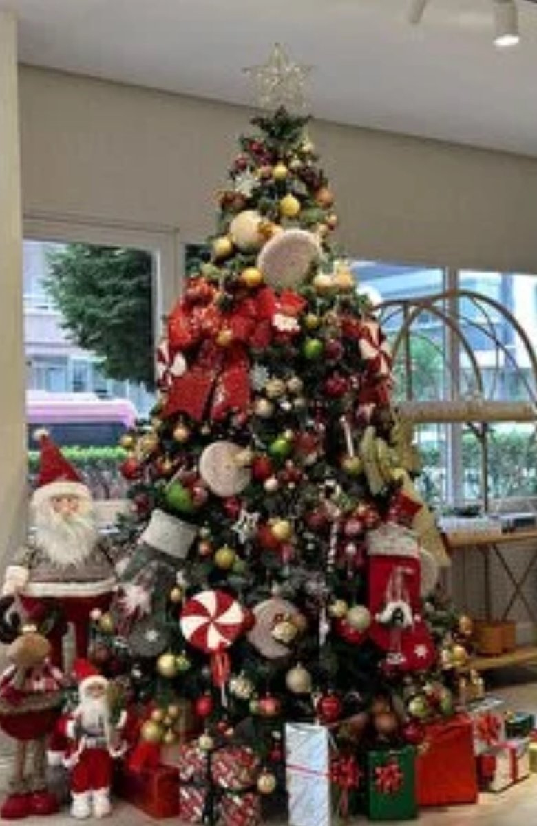 Yılbaşında evine çam ağacı alıp süsleyenler,bu çam ağacı ne anlama geliyor manası nedir?.Ne işe yarıyor???
Çamdan beklentiniz nedir???