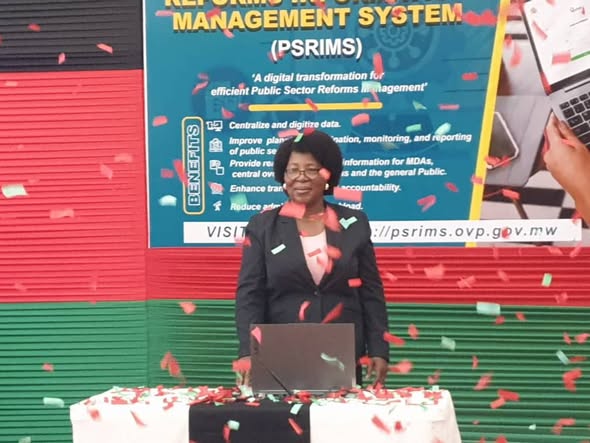 the_reforms's tweet photo. Vice President Dr. Jane Ansah yesterday launched the Public Sector Reforms Information Management System in Lilongwe revolutionizing the planning, implementation and monitoring of Public Sector Reforms. 

#PublicSectorReforms
#MakingMalawiBetter https://t.co/7Y159vPpPq