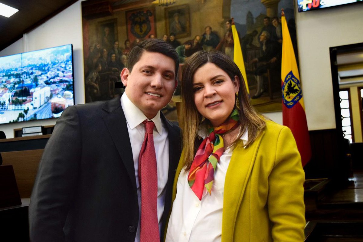 Hoy me posesiono en el <a href="/ConcejoDeBogota/">Concejo de Bogotá</a>. Asumo esta responsabilidad después de años de trabajo por la ciudad, en los territorios y con las comunidades.

Lo hago representando a miles de jóvenes y familias que creen en una política seria, transparente y con resultados.
