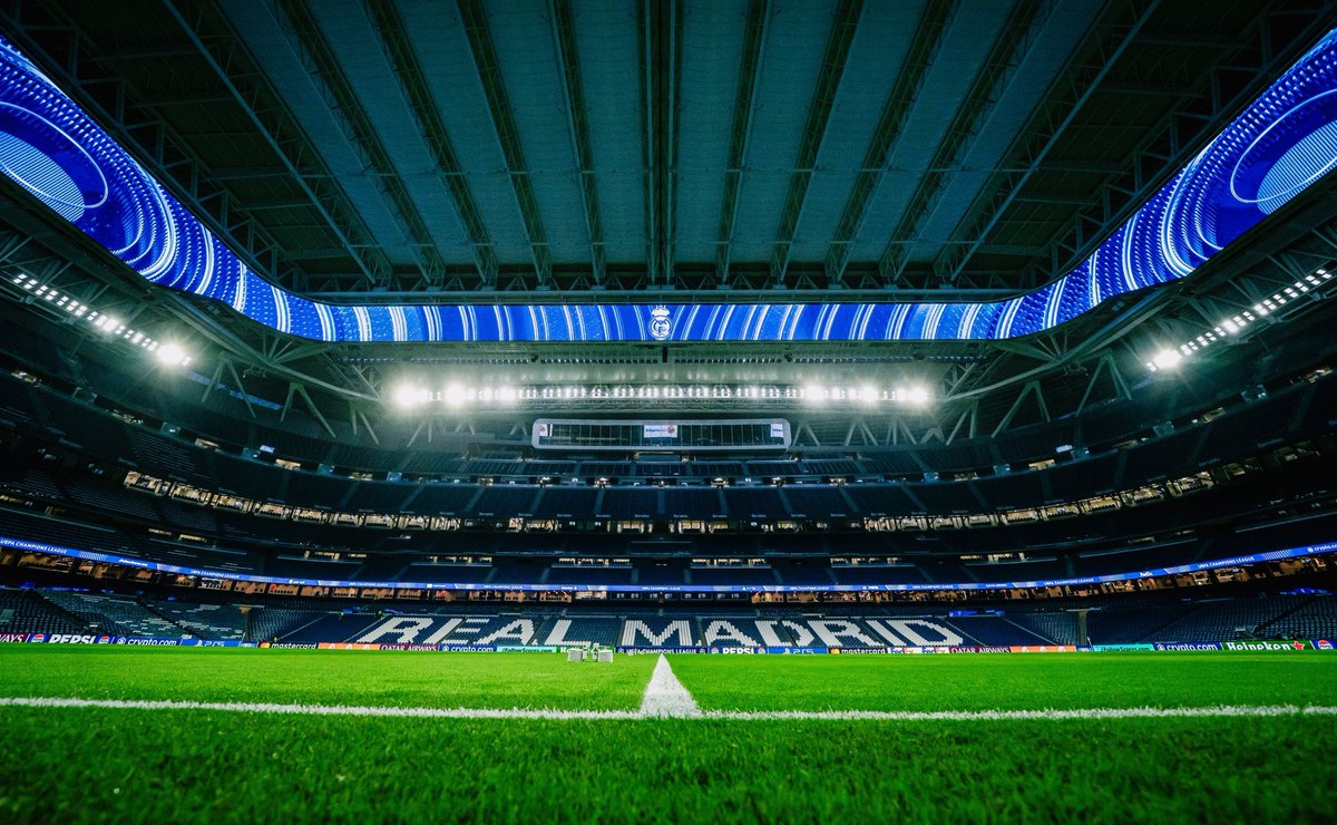 Real Madrid, Bernabeu'nun çatısını kapattı.

— Manchester City maçında taraftar sesinin daha gürültü duyulması sağlanacak.