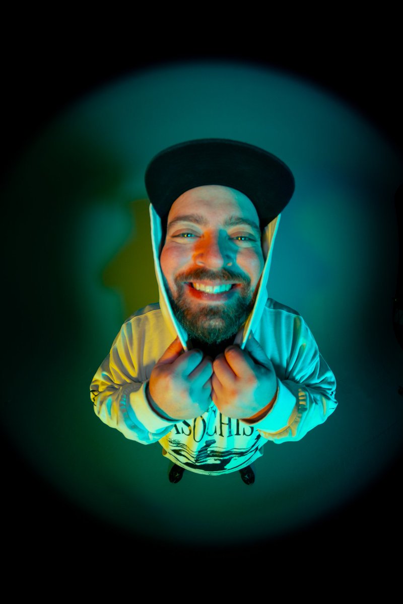 DropCatchMusic's tweet image. One more rodeo at the @majesticdetroit for 2025!

Stoked to celebrate with so many homies I've met along this journey. 

No cover, free love &amp;amp; vibes open to close.