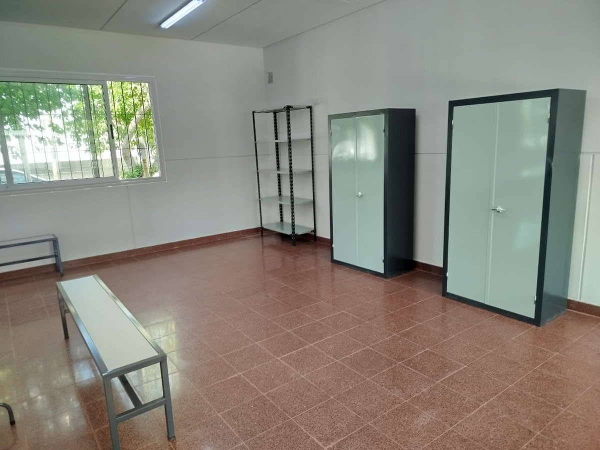 Visitamos la Escuela 1-679 Maestro Alfonso García Lepez en #SanMartín, donde terminamos la construcción de un SUM de 100 M2 y el reacondicionamiento de dos aulas integrales que van a fortalecer el acompañamiento pedagógico de nuestros estudiantes.
Es más infraestructura que nos