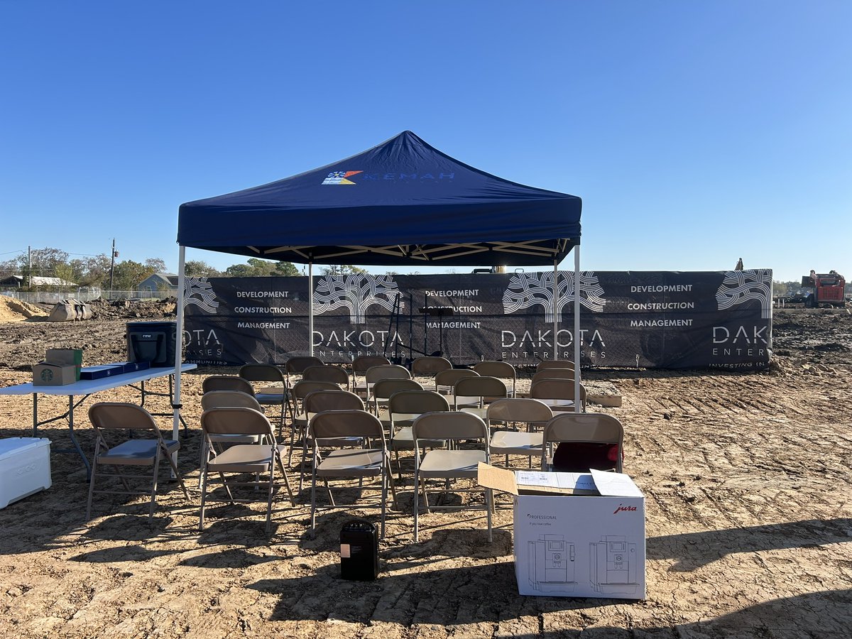 clacctx's tweet image. 🚧✨ Great day in Kemah! We joined the City of Kemah &amp;amp; Dakota Enterprises for a groundbreaking celebrating new growth in our community. Proud to support momentum that strengthens local business &amp;amp; opportunity. 💙 #ClearLakeAreaChamber #Kemah #CommunityStrong