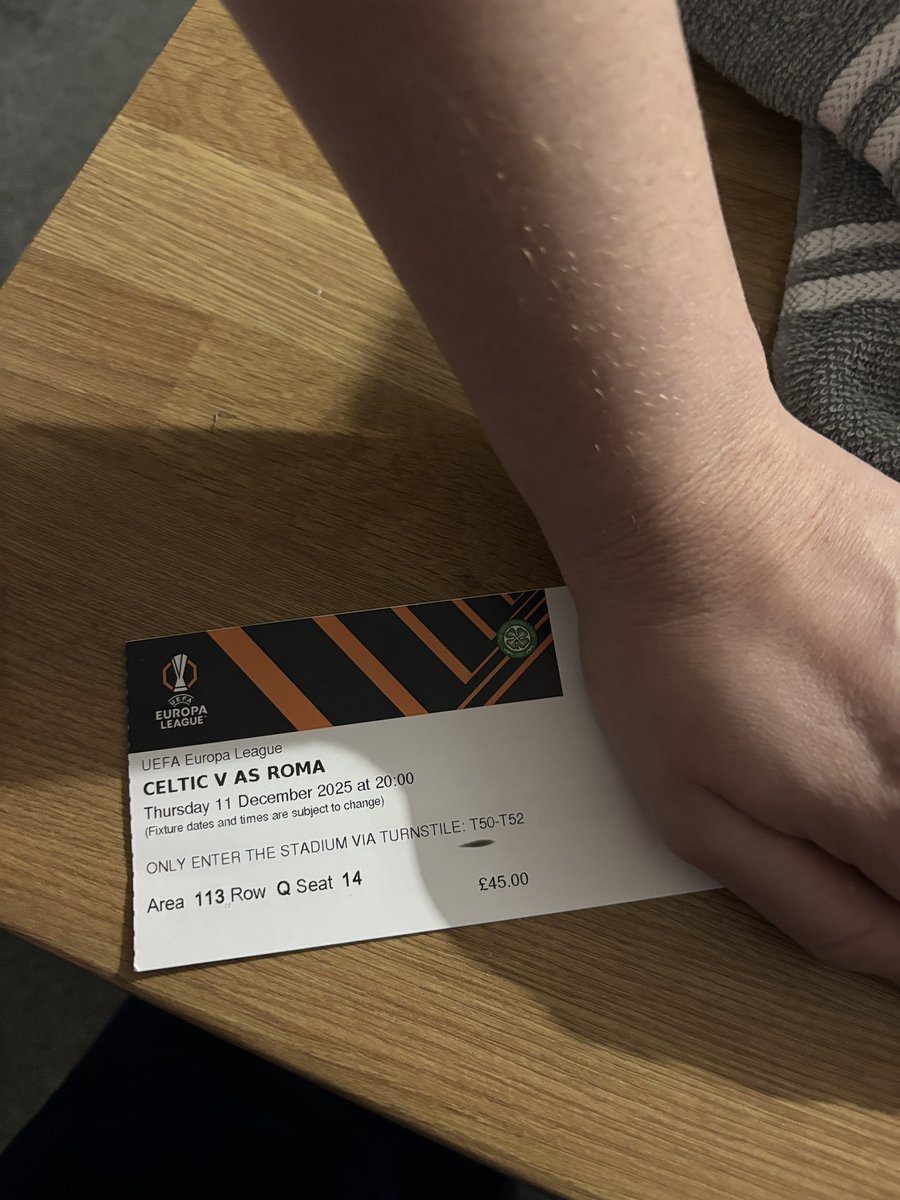 BrianDevanney2's tweet photo. Ticket there for tomorrow can’t make it anymore £40 if anyone’s interested https://t.co/44XnvCqS6f