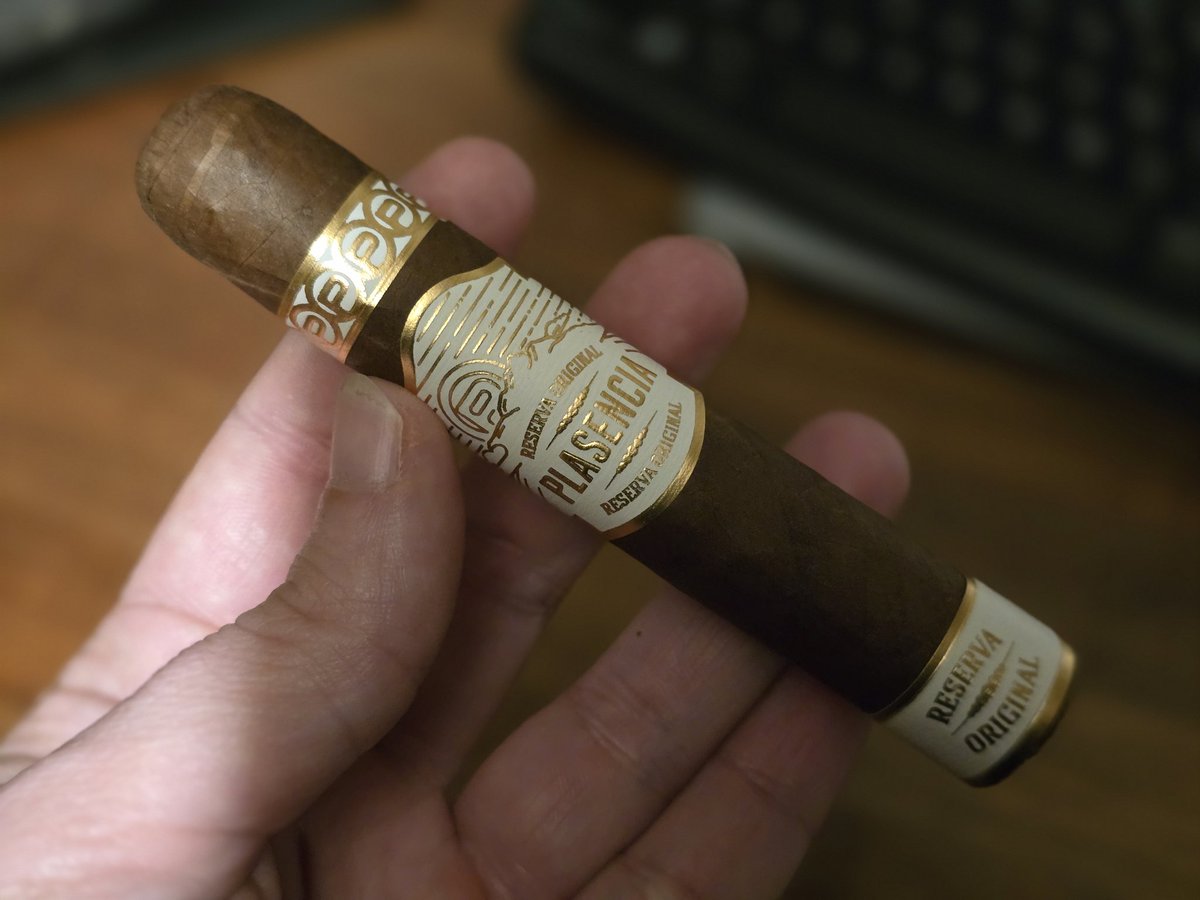 Some evenings call for nothing more than this moment. <a href="/PlasenciaCigars/">Plasencia Cigars</a>