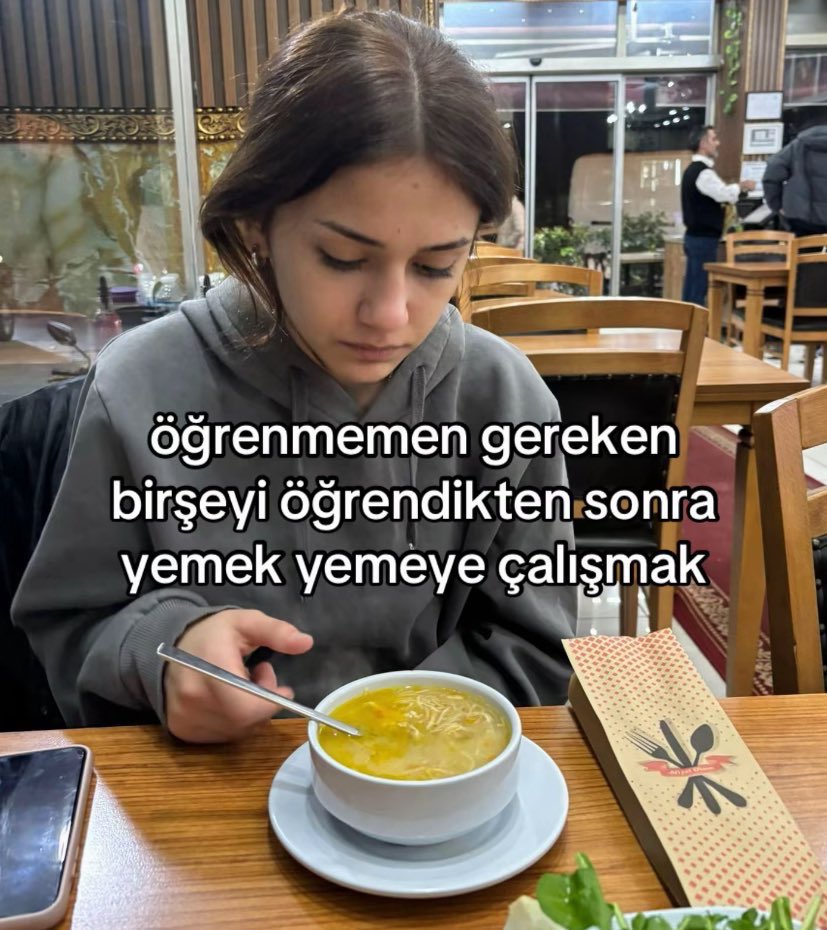 Alya (@alyareckles) on Twitter photo 