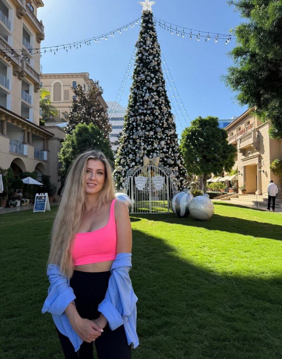 AuroraHetk's tweet image. Sunshine, smiles, and health are the most important things in life. #Sunshine #smiles #Health