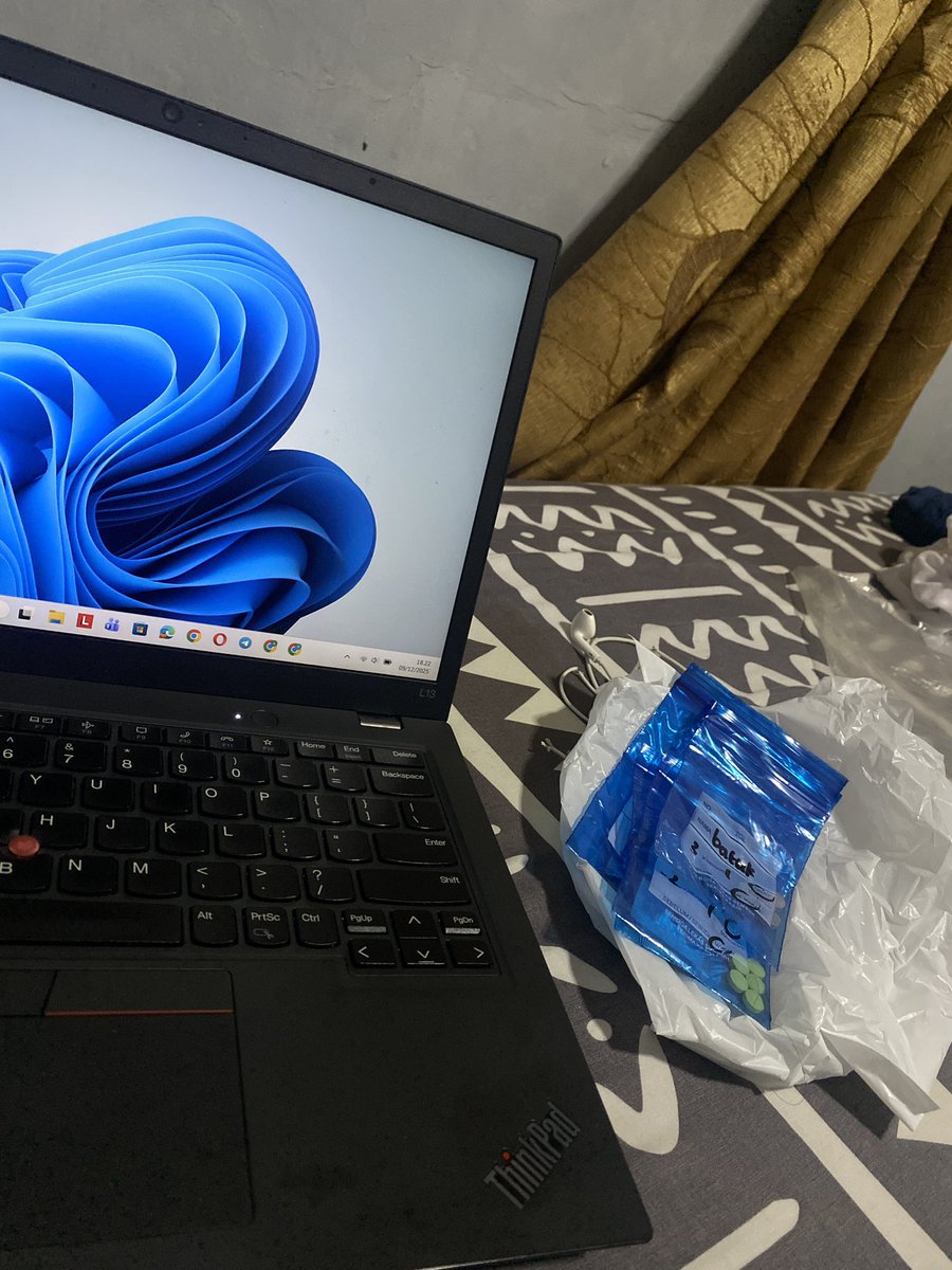 adyuffaMR's tweet photo. izin sakit tapi dari pagi sampe malem gini depan laptop mantappp https://t.co/53JvU6poNt
