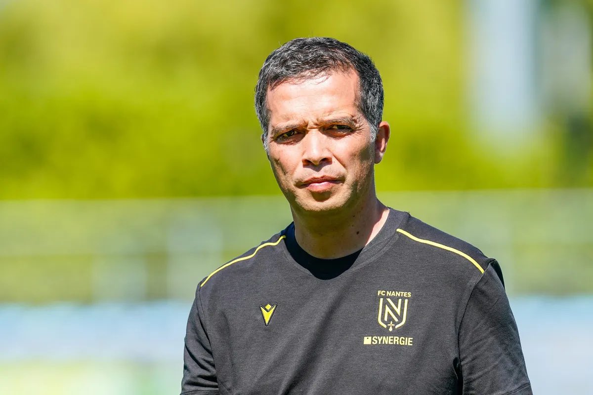 Tellement déçu de la finalité mais il ne pouvait en être autrement avec les pingouins qu'on a à la direction.

Castro est venu avec des idées et des compétences, il repart viré sans jamais avoir pu récolter le fruit de son travail.

Cet entraineur mérite mieux, le FC Nantes