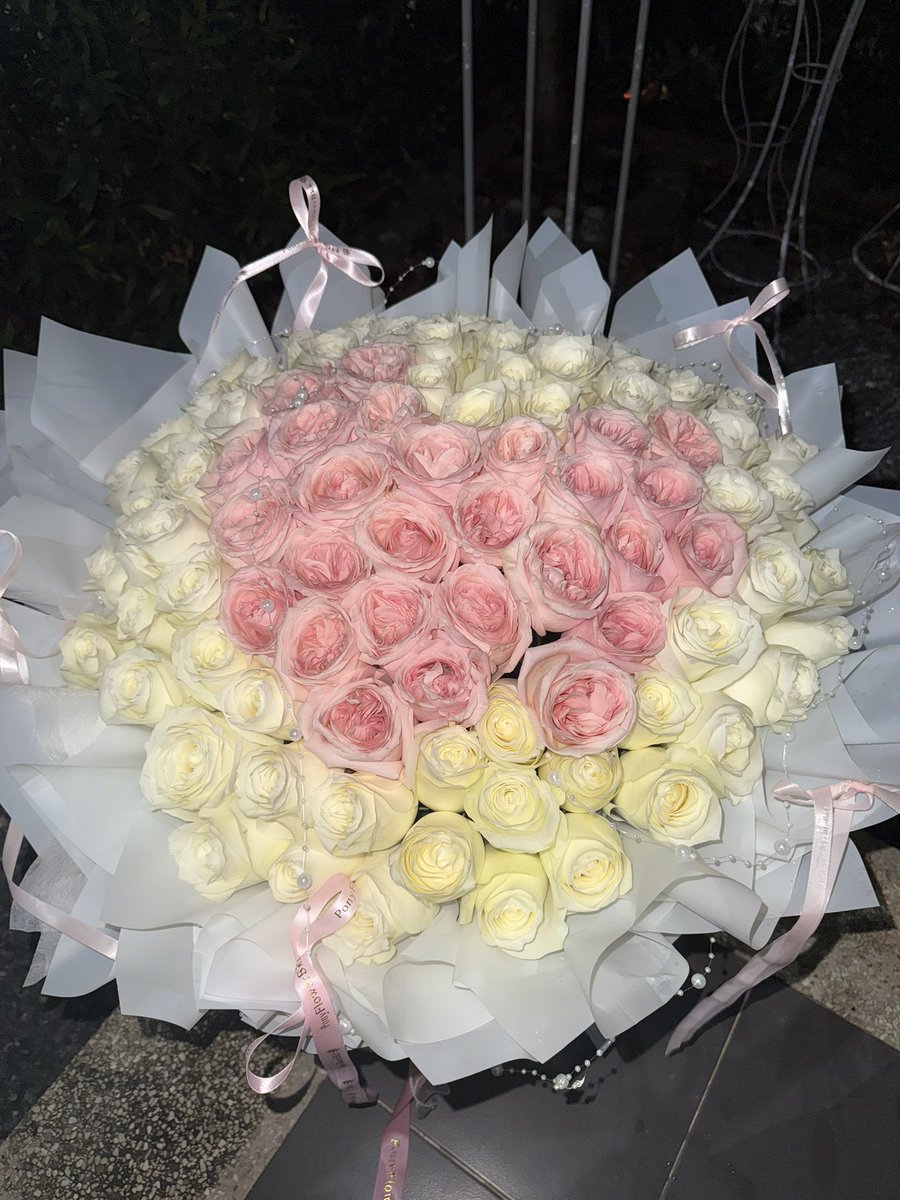 CwrNew's tweet image. ในที่สุดก็ได้ดูสักที เย้ รอมาครึ่งปี!! วันนี้ทุกคนเก่งมากกกก ชอบมาก ๆ เลย ชอบที่ได้นั่งดูกับทุกคนแล้วขำไปด้วยกัน ดูรอบเดียวไม่พอจีง ๆ ฝากทุกคนไปดู ดีว่า..ราวี กันหลาย ๆ รอบเลยน้า ❤️
#ดีว่าราวีวันนี้ในโรงภาพยนตร์