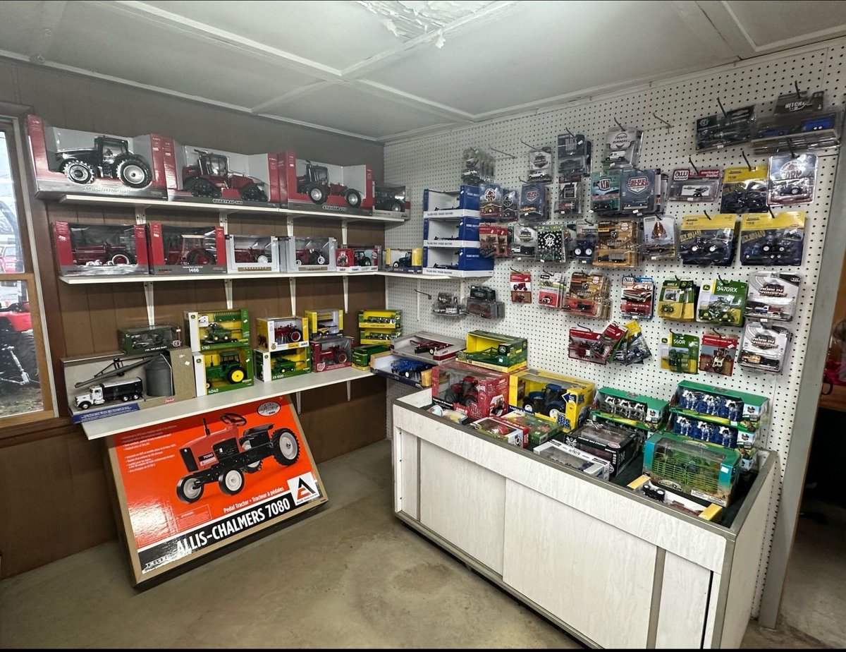 HolgateImpSales's tweet photo. Santa's sleigh isn't the only ride this Christmas—check out "farm toys" for boys and girls of all sizes at Holgate Implement Sales, Northwest Ohio's Oldest Family Farm Equipment Dealer!  Many different colors and sizes in stock! 🎅🚜 #FarmFun #ChristmasJoy https://t.co/Etd516543J