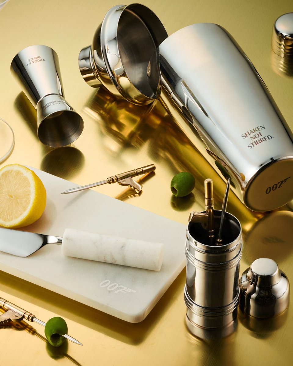 007's tweet image. This Christmas, discover a new collection of pro-grade cocktail tools designed to help you make the perfect martinis at home. 

Measure, shake, garnish and pick your olive with precision, supported by details including a dipped space for your lemon, a guide to ideal quantities,…