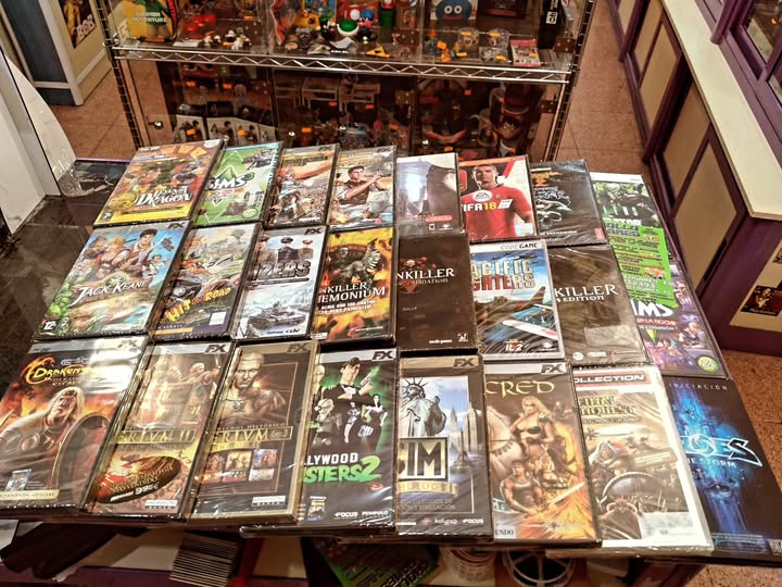 PC Manía!!! #pcgaming #fifa #sims #aliens #predator #chollogames #videogamestore #videogaming #videogamescollection Todos los productos disponibles en nuestra web chollogames.es