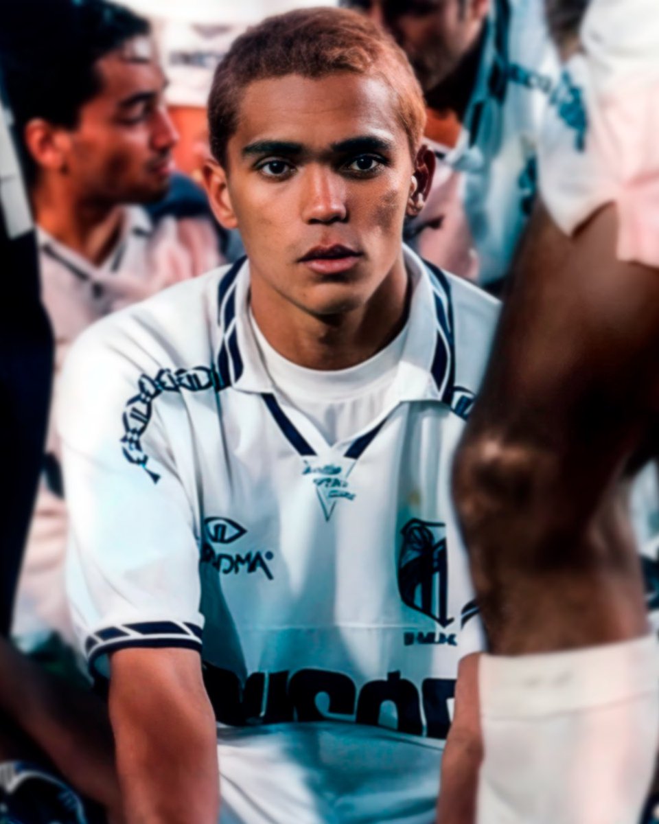 Giovanni Silva de Oliveira, o G10, nosso Messias. 30 anos de uma das atuações mais sobrenaturais de um jogador com o #MantoSagrado! 🔟🔥