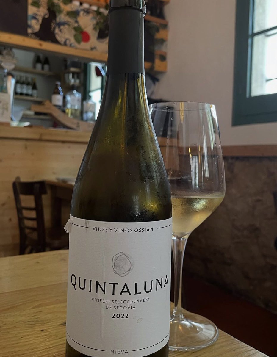 Comemos en Kibo Taberna un japonés de referencia en la zona alta de Barcelona 😍🔝

Nos acompaña un Quintaluna de <a href="/OssianVinos/">Ossian Vides y Vinos</a> que nunca falla🙌🏼

Salud🍇